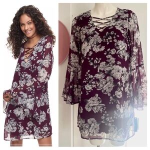 NWT Speechless Burgundy Floral Lattice Shift Dress with Bell Sleeves Small